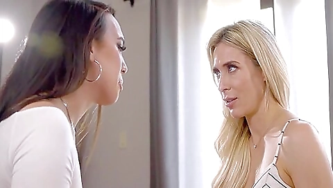 Blonde milf with natural face gets interviewed for a movie