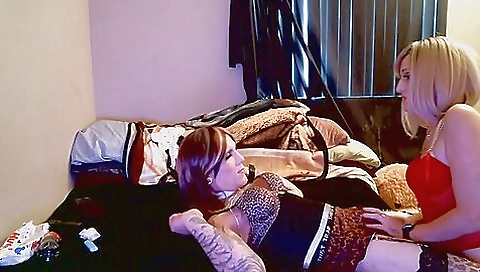 Cunt sex in the gym for a blonde and brunette slutty 18+