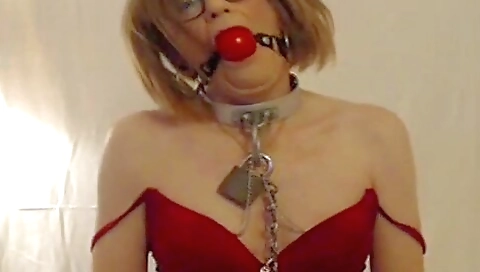 Red head stepmom is giving her stepdaddy a blowjob