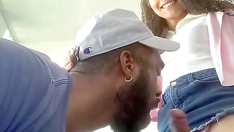 Ebony chick sucking dick and getting her pussy deepthroated